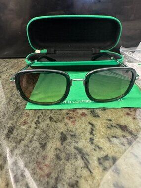 Benetton BE5040 527 Sunglasses 48 20 140 Green / Gray NIB